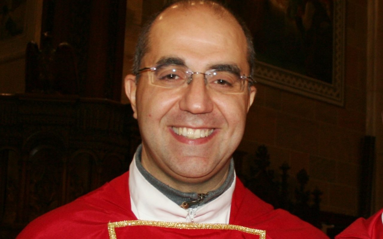 Il parroco don Davide Bertocchi lascia San Vittore Olona