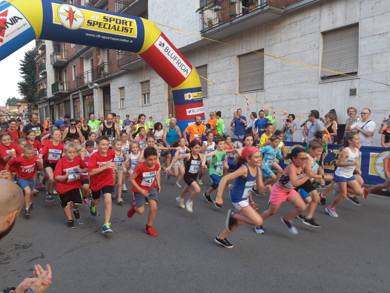 “Cinque Mulini Summer Night”: in 1000 alla corsa d’estate FOTO