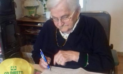 Nonna Angela a cento anni firma la petizione “Stop cibo anonimo”