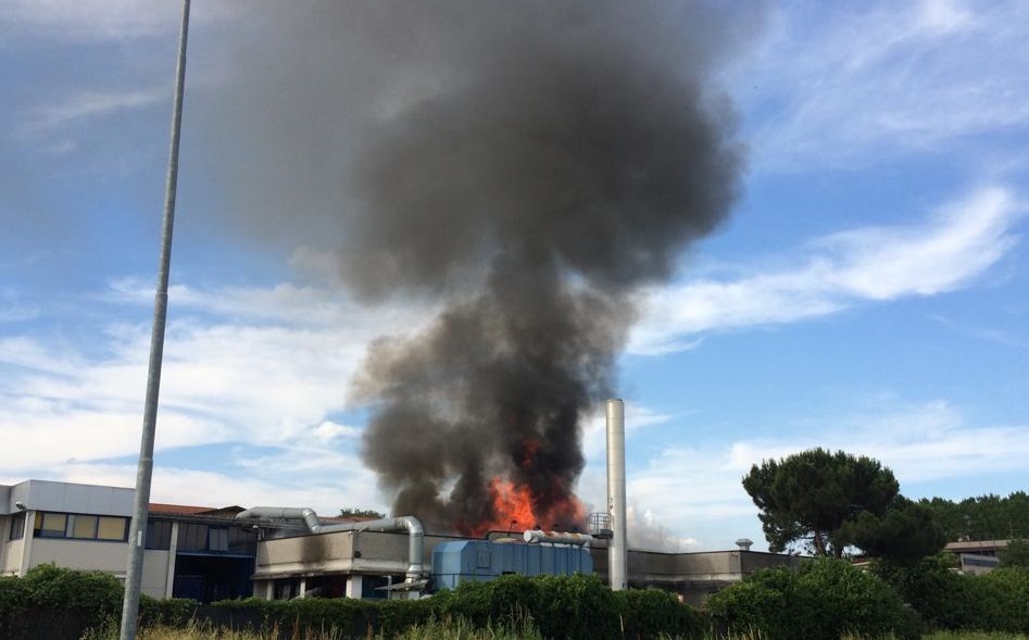 Motta Visconti, incendio in azienda FOTO e VIDEO