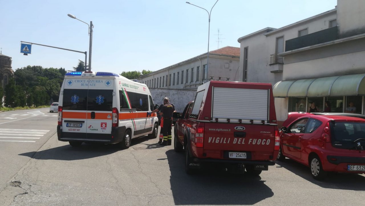 Anziano si schianta