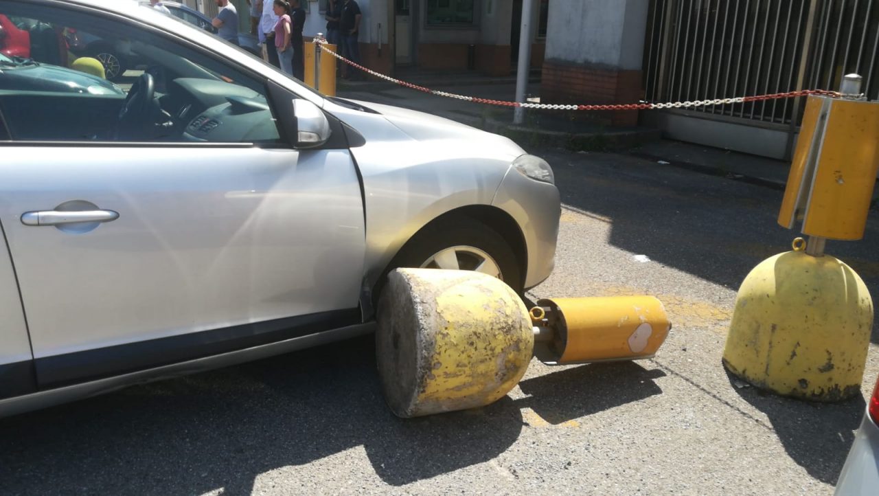 Anziano si schianta