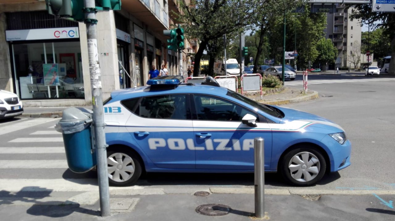 Finta sordomuta truffava i passanti chiedendo offerte per bimbi non udenti