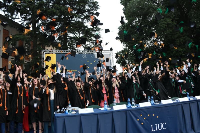 Favole maestre di vita nel giorno dei laureati della Liuc