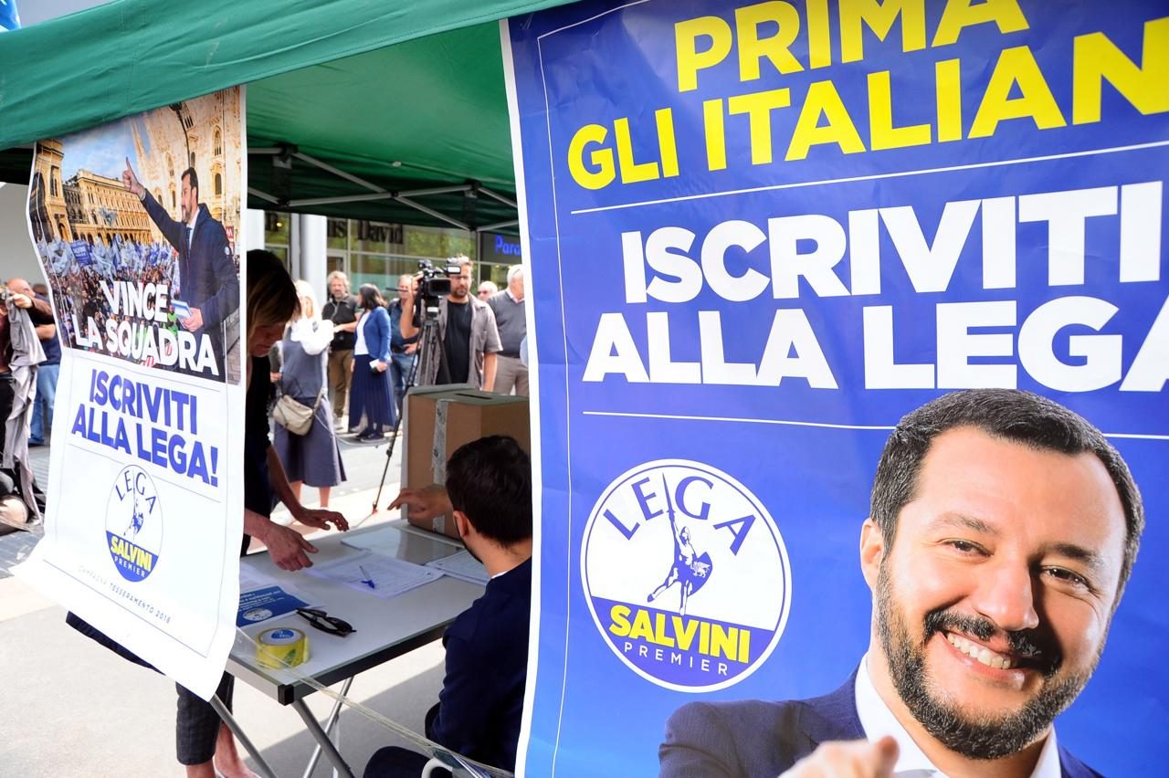 Tesseramento Lega, pronti i gazebo a Milano