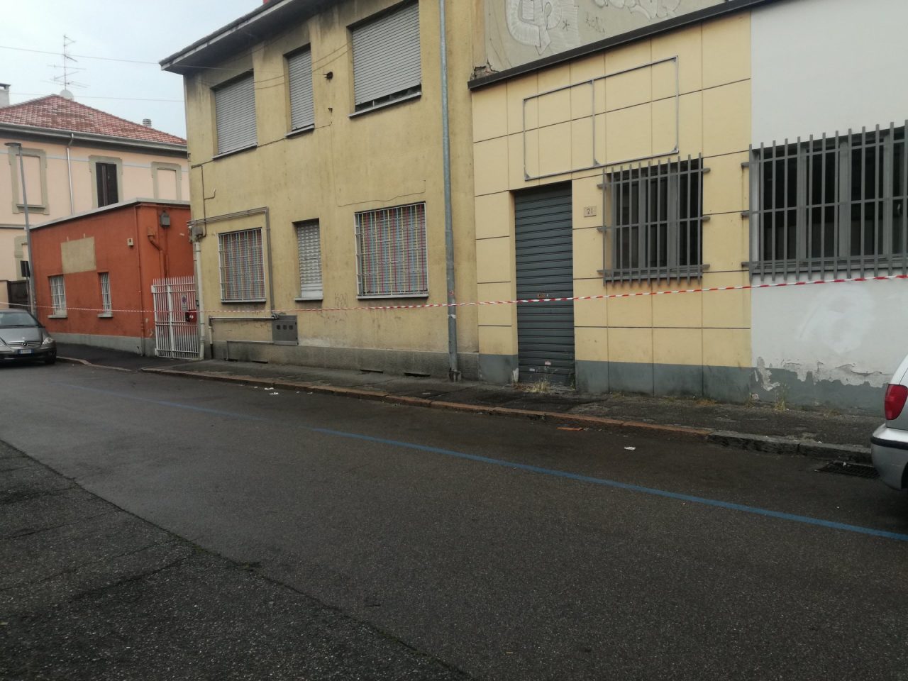 Posteggi per gli amanti del lotto in via Castelli Fiorenza