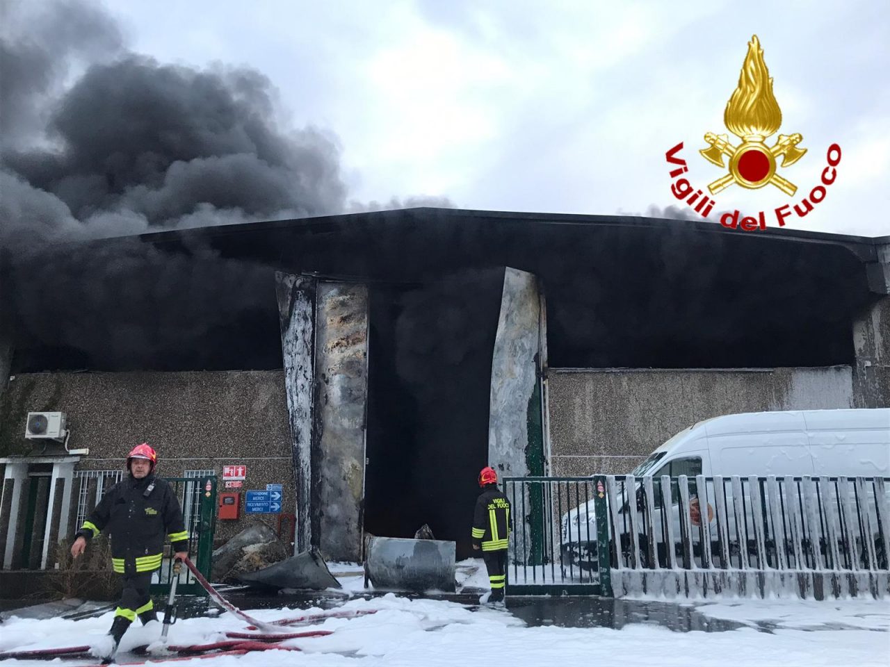 Incendio rifiuti Settimo Milanese, parlano Lega e M5S