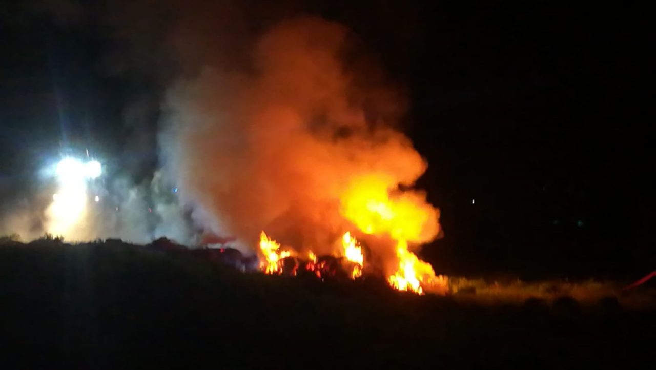 fiamme in un deposito