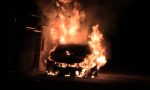 Paura a Gorla Minore per un'auto in fiamme FOTO e VIDEO