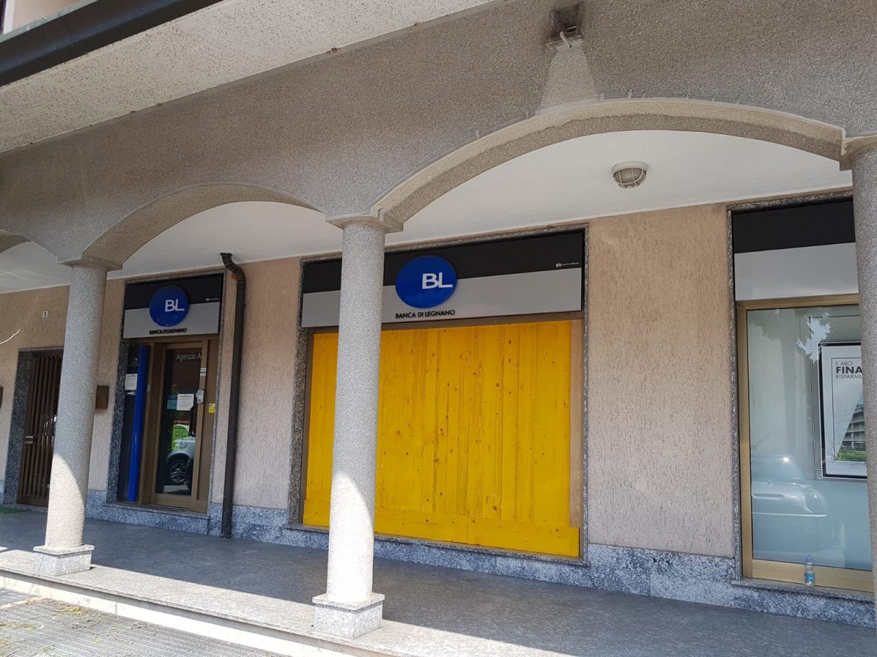 Assalto al bancomat ma qualcosa va storto