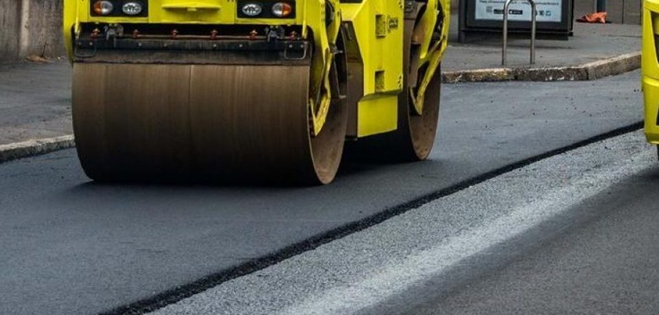 Il bilancio piange, il Comune chiede un mutuo per rifare le strade
