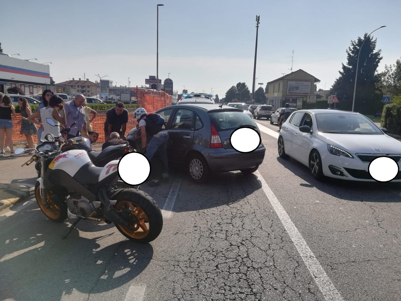 Motociclista grave dopo lo scontro sulla Sp11