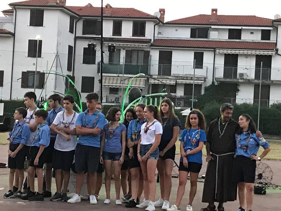 Banda e Agesci da premio nella festa al borgo. Nella serata di sabato 29 giugno, il comitato di Castellazzo de' stampi ha ospitato, al parco di via Zara, una grande festa.