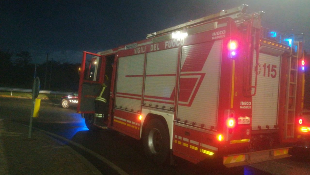 Ribaltamento in autostrada – SIRENE DI NOTTE