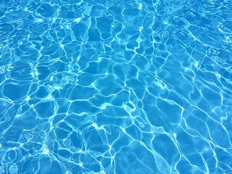 Batterio trovato in piscina a Saronno durante un controllo
