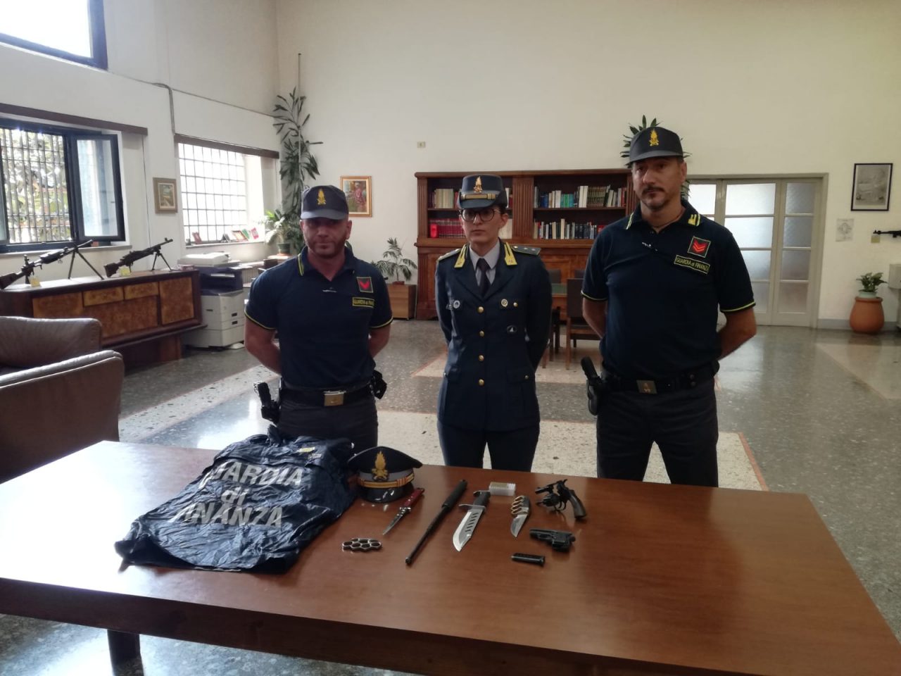 Arrestato 35enne di Rho: aveva in casa un arsenale