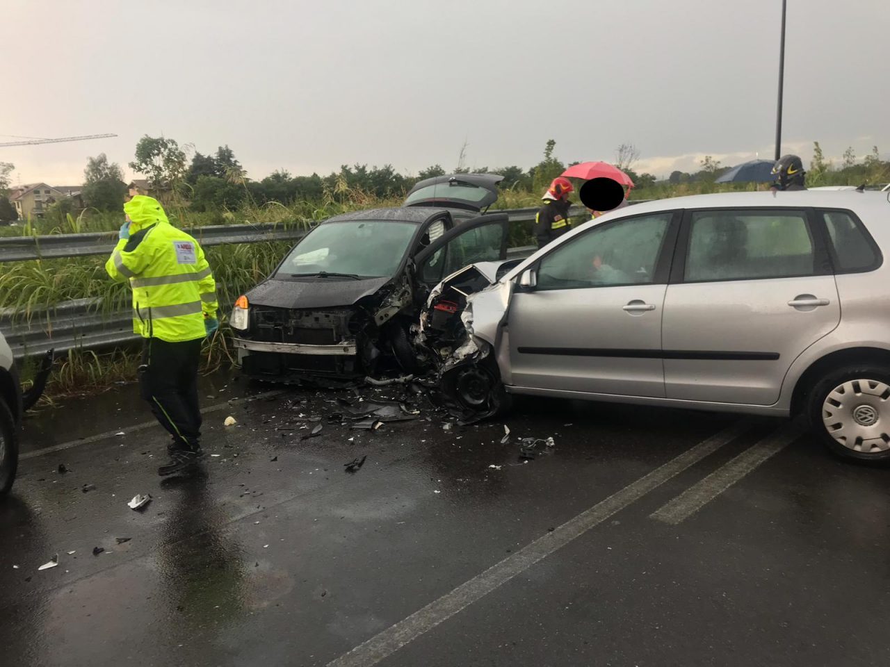 Incidente stradale tra due auto a Ceriano Laghetto FOTO