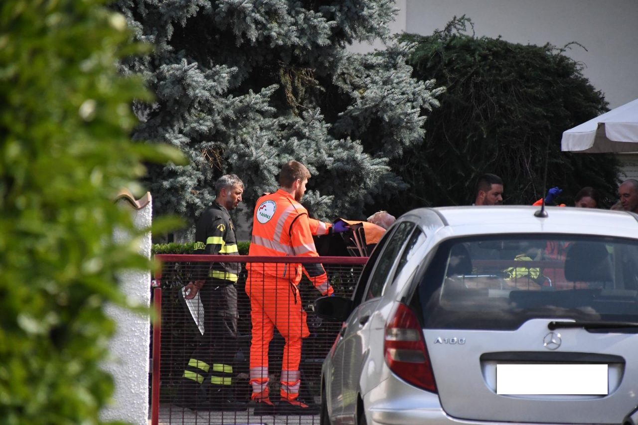 Gerenzano, aggrediti dai cani del figlio