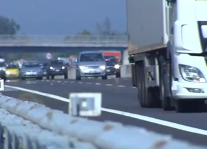 Traffico e code per chi viaggia in autostrada