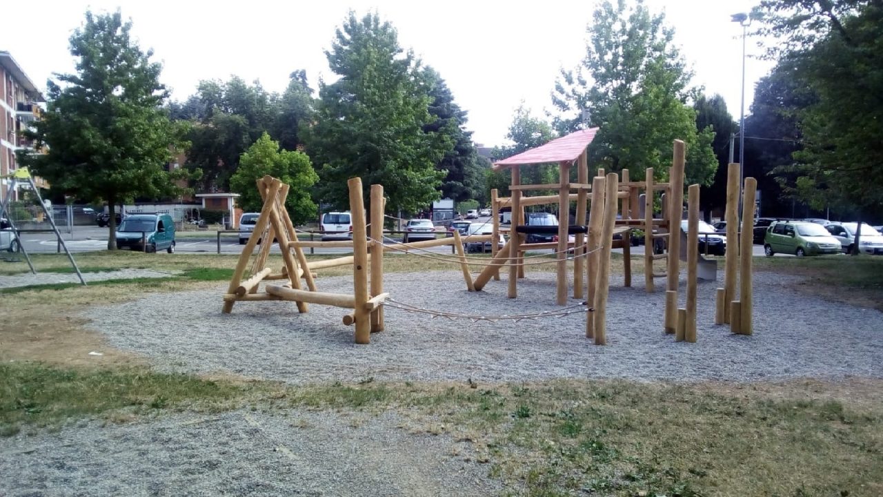 Nuovo gioco al Parco di via Toti a Saronno