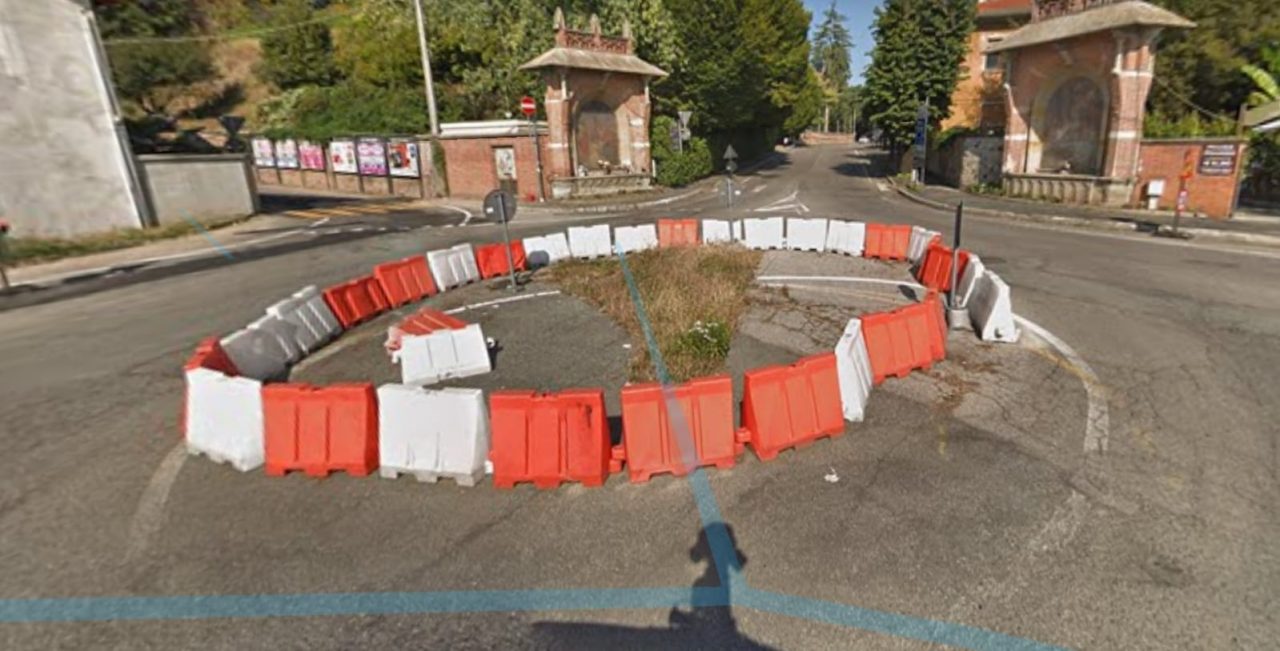 Rotonda di via Melzi, domani il via ai lavori. Polemiche già iniziate