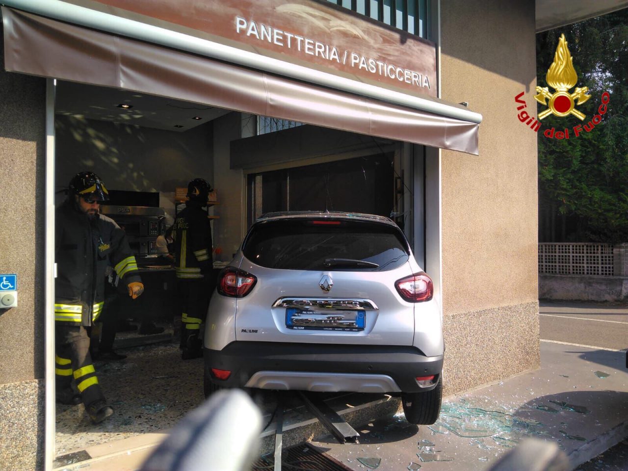 auto perde il controllo