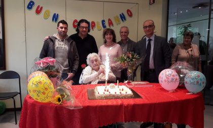 Festa grande alla Rsa Mater Orphanorum: nonna Angela ha spento 100 candeline