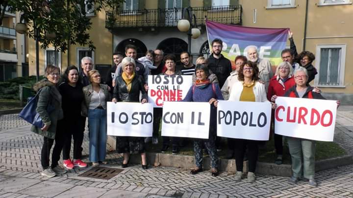 Amministrazione in piazza: “Malnate sta con il popolo curdo”