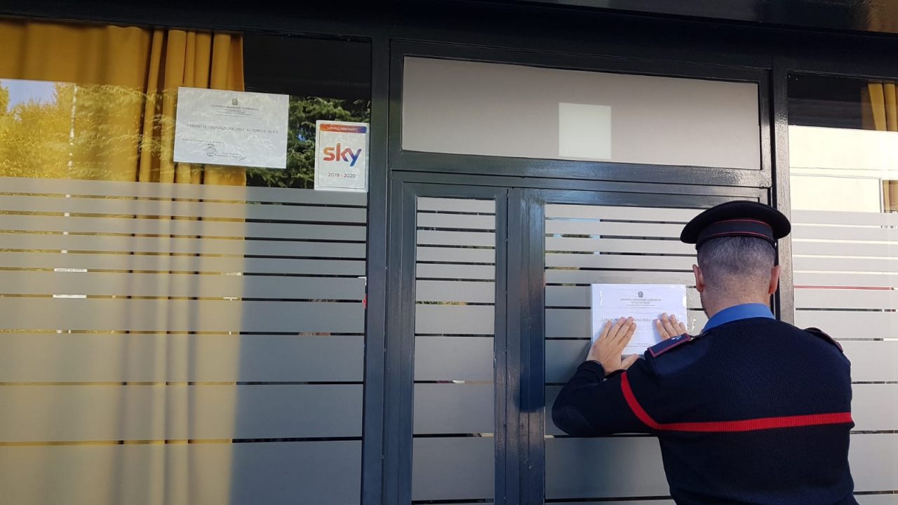 Il bar disturba, cittadini si lamentano, chiuso per dieci giorni