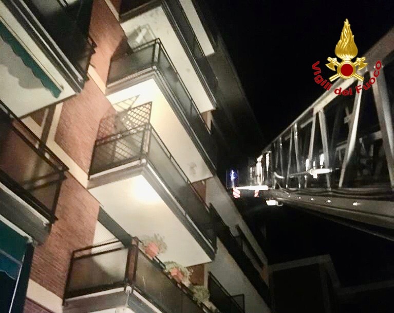 Incendio della palazzina a Busto, 14 appartamenti inagibili