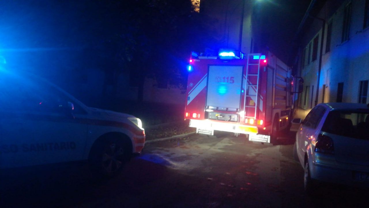 Va in escandescenze e la casa va a fuoco FOTO