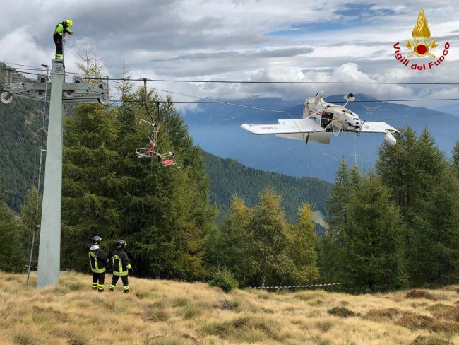 Sondrio, ultraleggero si schianta sui cavi della seggiovia