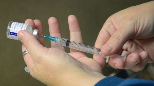 Influenza: 770 persone al primo open day vaccinale dell’Asst Ovest Milanese