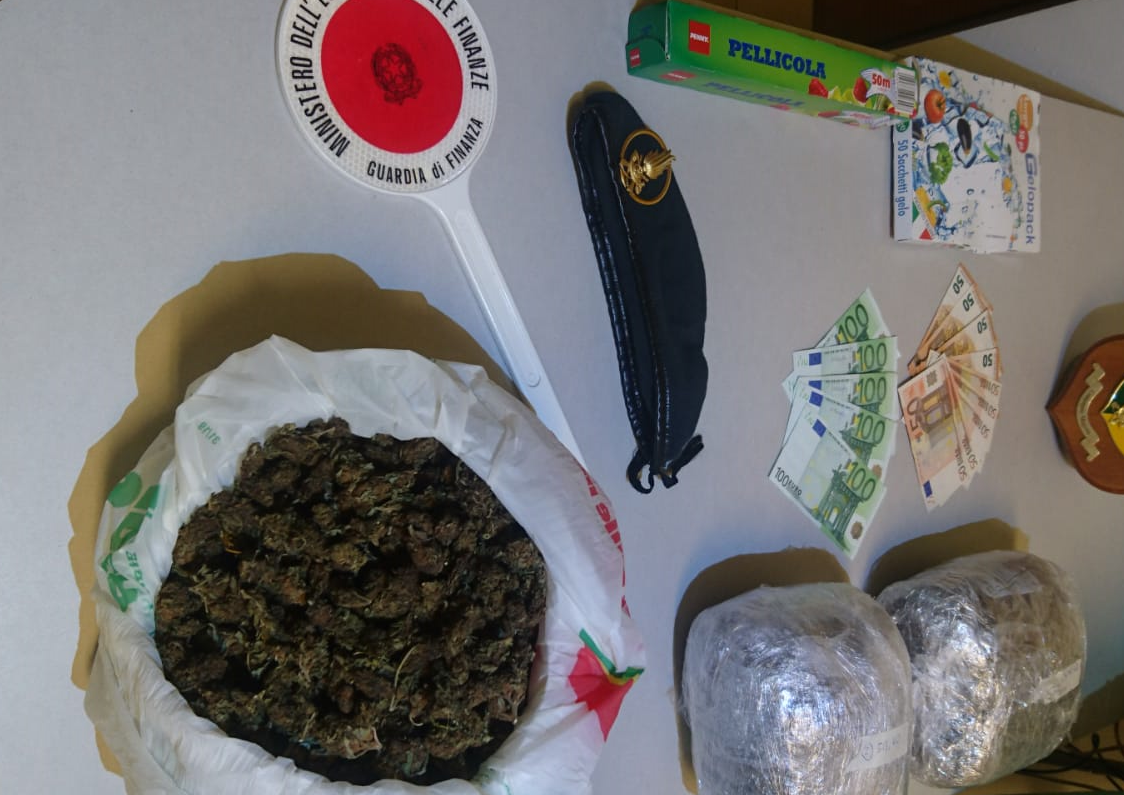 Un chilo e mezzo di marijuana, arrestato ad Abbiategrasso FOTO