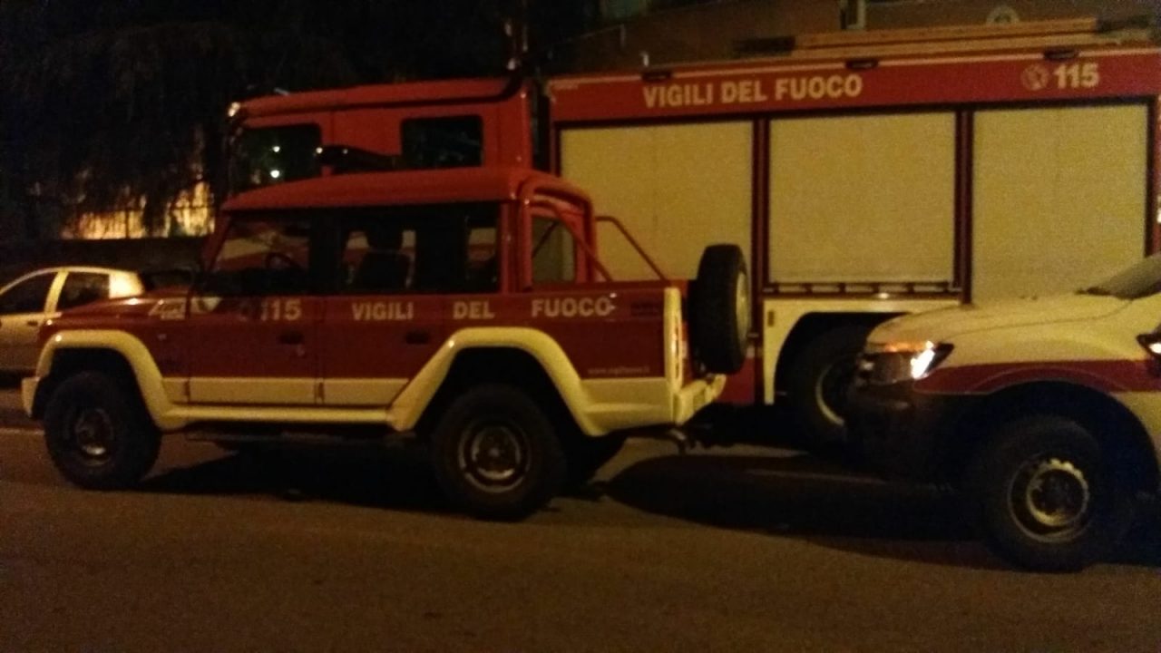 Auto ribaltata sulla Sp128: sul posto anche i pompieri