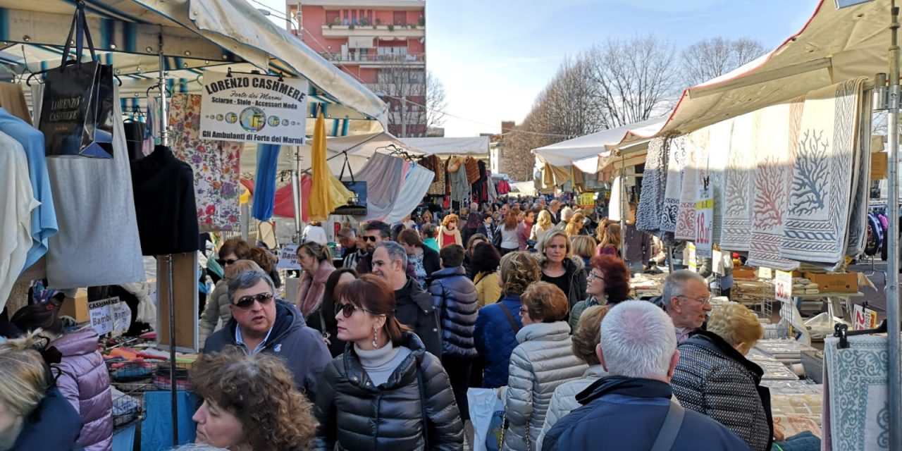 “Gli Ambulanti di Forte dei Marmi” arrivano a Legnano FOTO
