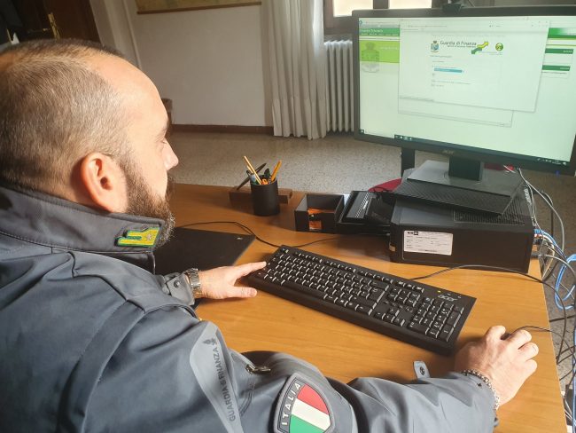 Blitz delle Fiamme Gialle: scoperti 20 lavoratori in nero, 2 percepivano il reddito di cittadinanza