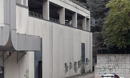 Precipita dal parcheggio sopraelevato: 37enne gravissimo