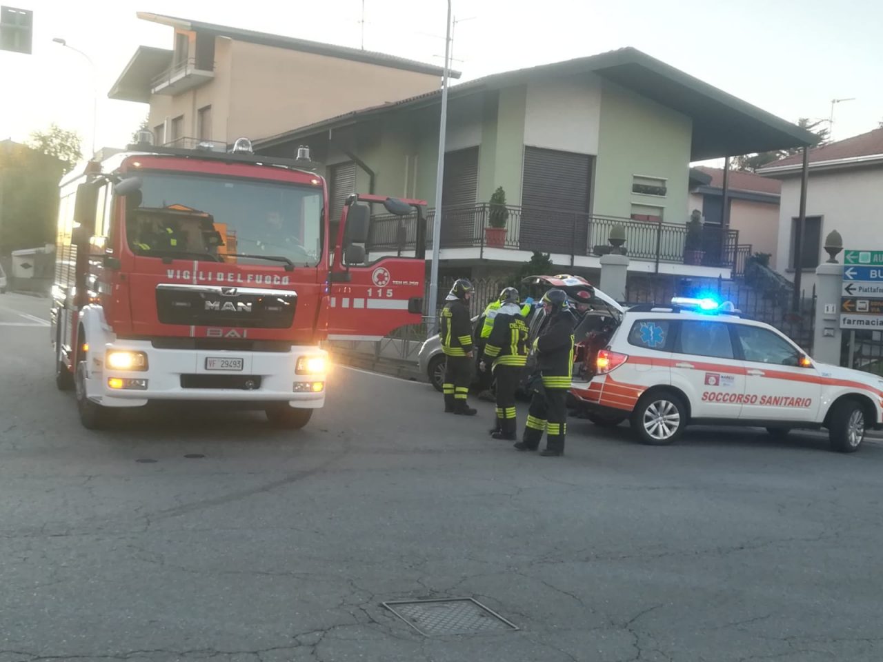 Auto contro muro: coinvolto un 82enne
