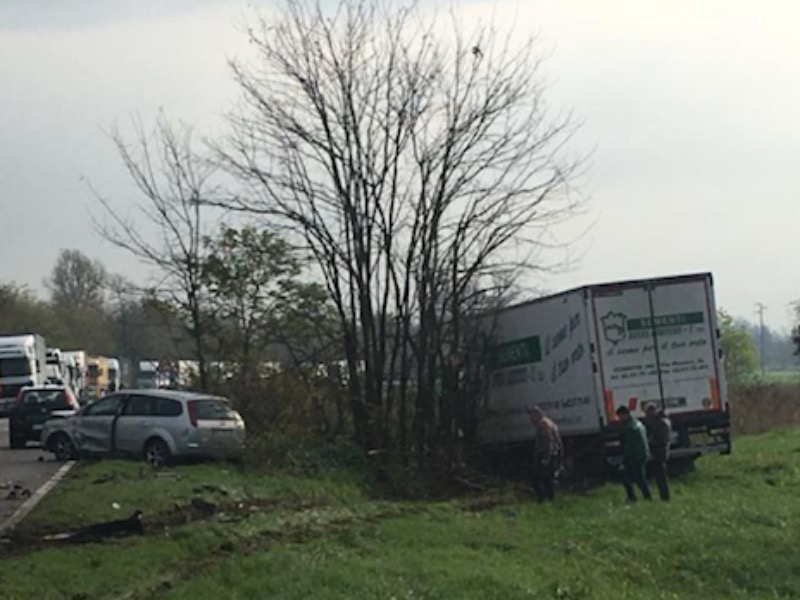 Incidente tra Cisliano e Vittuone: traffico in tilt FOTO e VIDEO