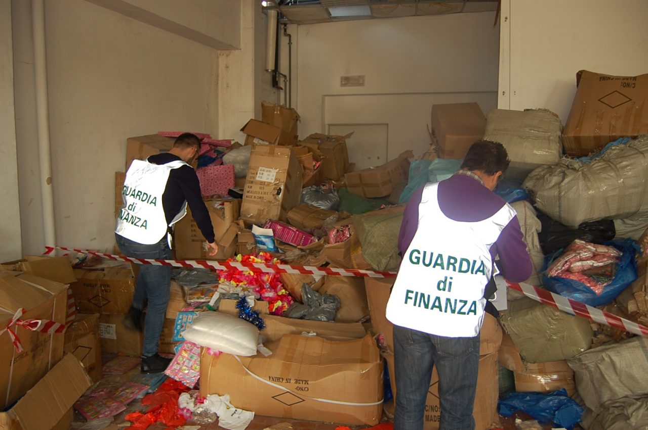 Maxi sequestro di giocattoli di Natale non sicuri