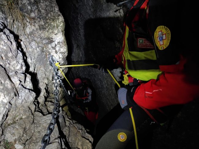 Escursionisti salvati di notte dal Soccorso Alpino: uno è di Saronno FOTO
