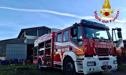 L'automobile si ribalta: tre giovani feriti