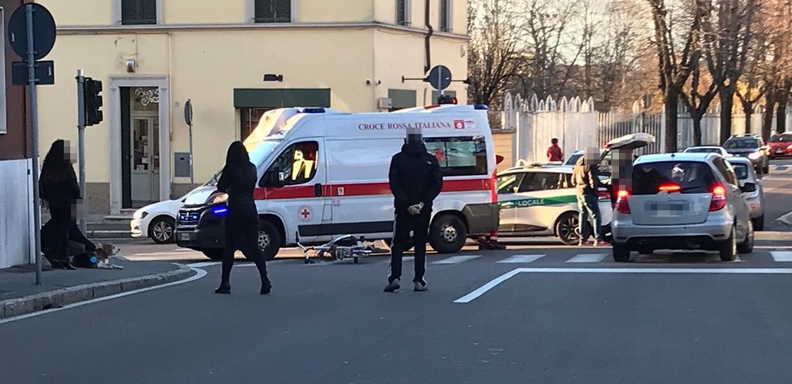Anziano investito in bici alla vigilia di Natale