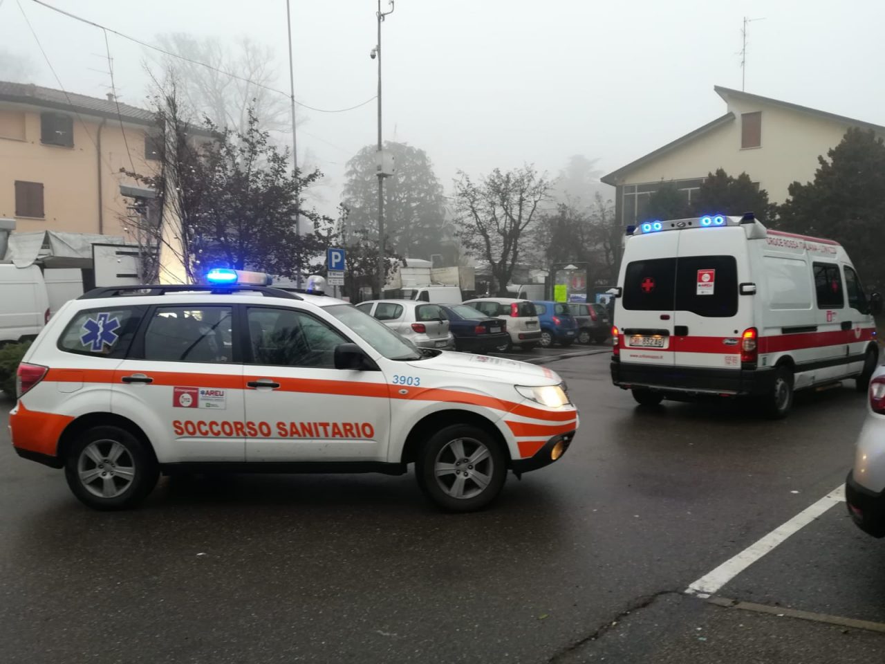 Si sente male all’ufficio postale, sirene spiegate a Locate