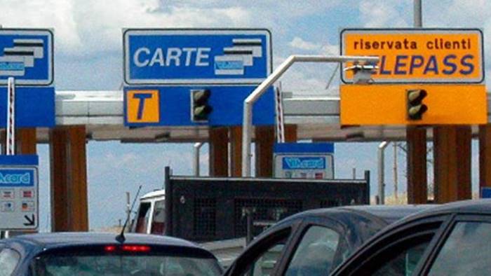 A7 Binasco, sì di Regione a odg M5S: “Sconti al casello”