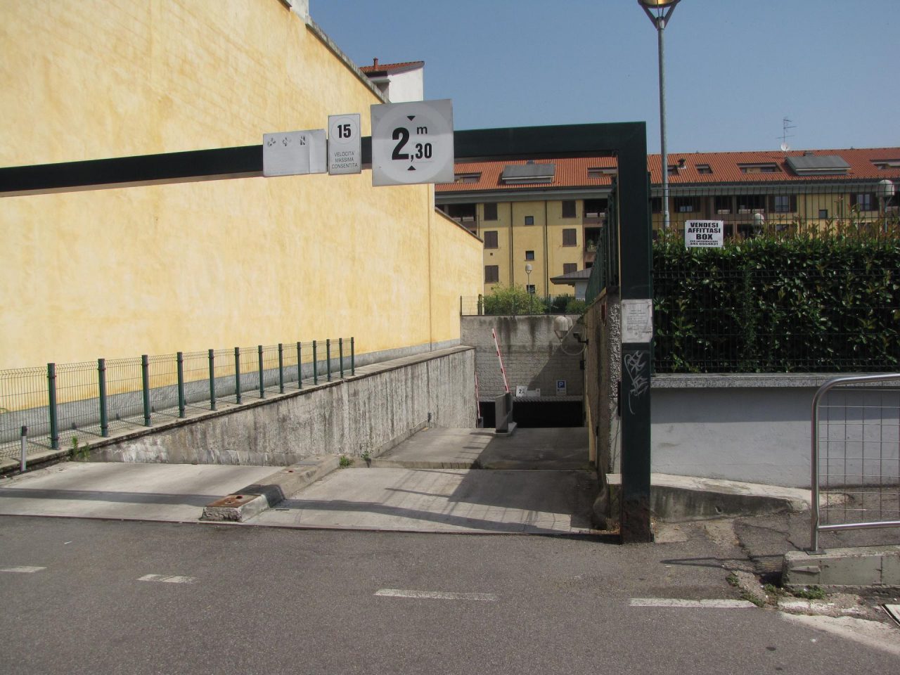 Rho: Intervengono per “sfrattare” un senzatetto, arrestano uno spacciatore