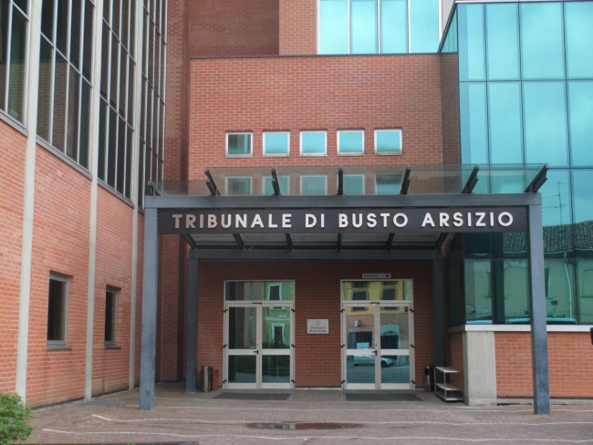 E’ ai domiciliari ma col reddito di cittadinanza: denunciato