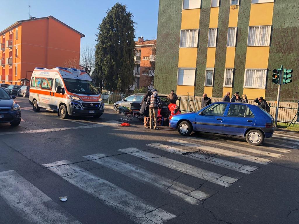Anziano investito sulle strisce in via Carroccio