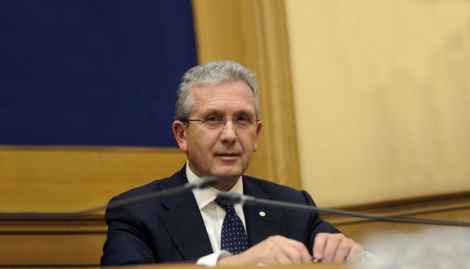 Librandi insulta e minaccia i finanzieri? Bufera sull’onorevole